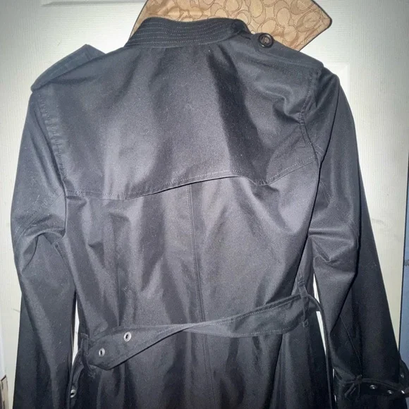 Signature coach black trenchcoat with monogram lining - Picture 11 of 15